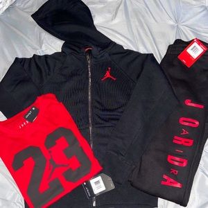 Boys Medium Jordan Sweat Suit